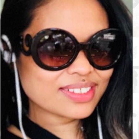 Authentic Prada Oversized Baroque Round Sunglasses. - Picture 8 of 9